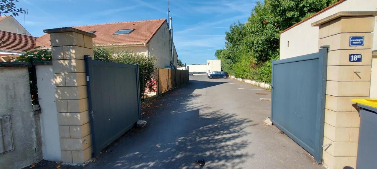 Apartamento L'AMAZONIE - ROISSY CDG - Parc Astérix - Paris Moussy-le-Neuf Exterior foto