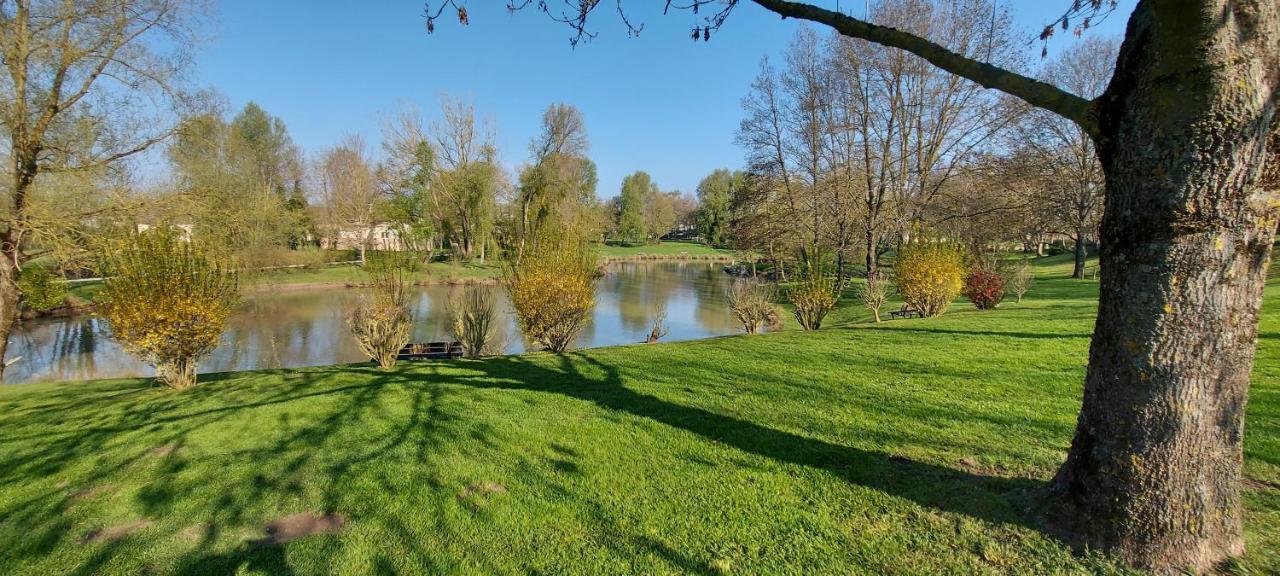 Apartamento L'AMAZONIE - ROISSY CDG - Parc Astérix - Paris Moussy-le-Neuf Exterior foto